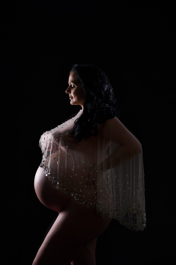 curves upon curves maternity session.jpg