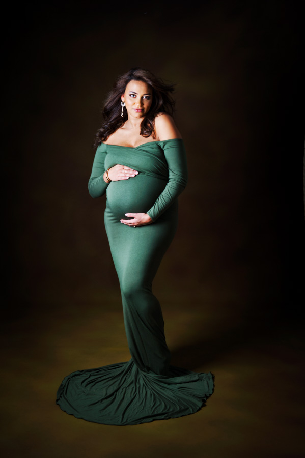 gorgeous. in green pregnancy photo.jpg