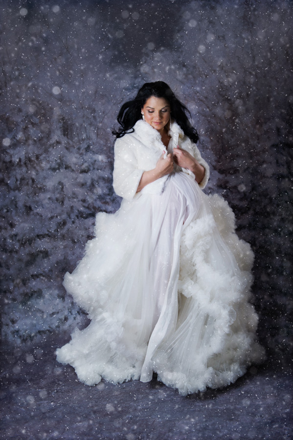 Snow queen maternity shoot.jpg